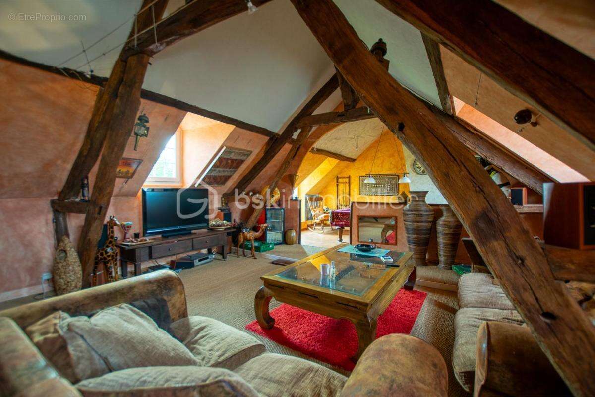 Maison à LES BORDES