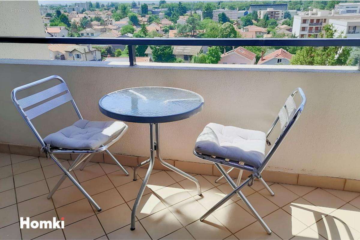 Appartement à BRON