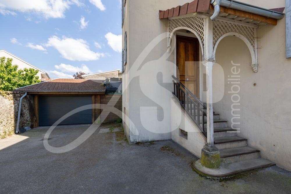 Appartement T2 - Terrasse centre ville - Appartement à RIVES