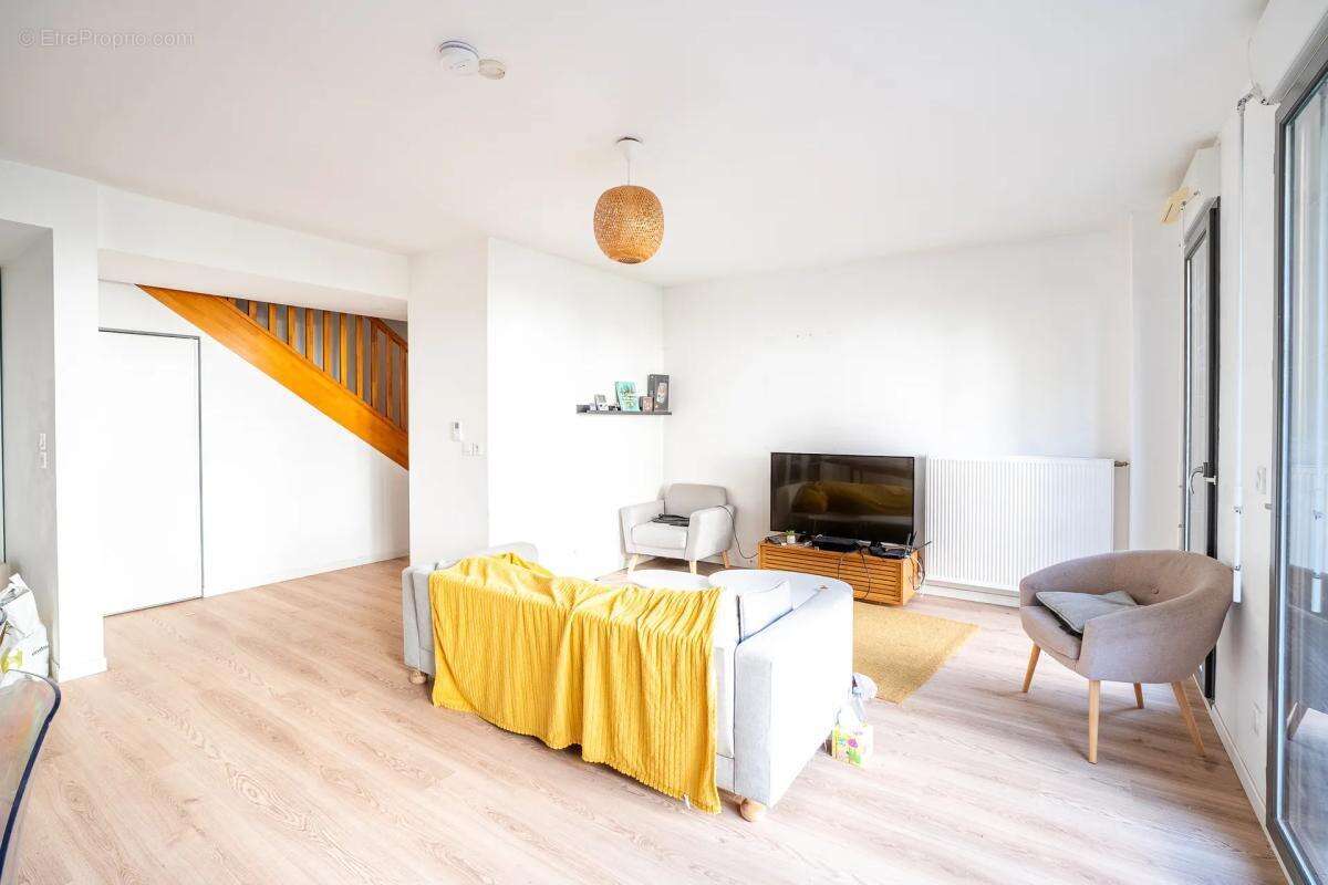 Duplex de 4 pièces de 90 m² à Bordeaux Bacalan - photo 2