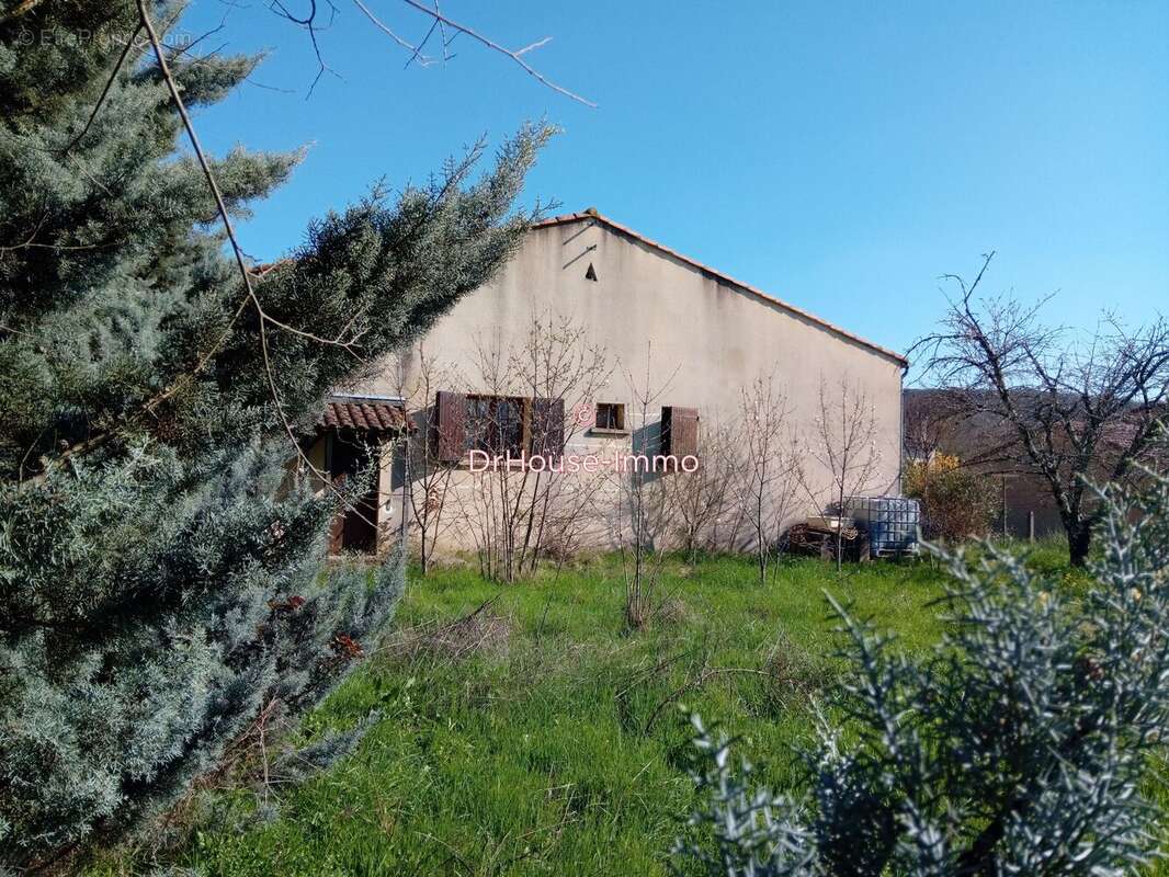 Maison à SAINT-JEAN-DE-MARUEJOLS-ET-AVEJAN