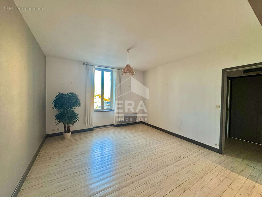 Appartement à MORNAC-SUR-SEUDRE