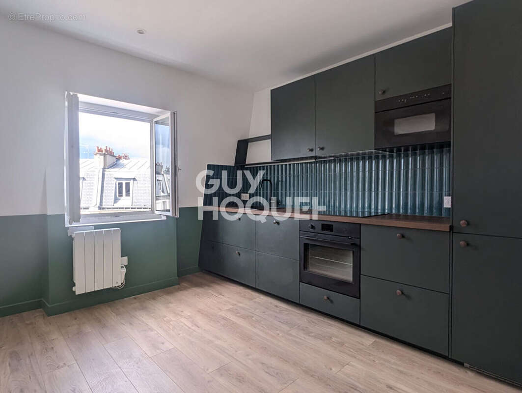 Appartement à PARIS-18E