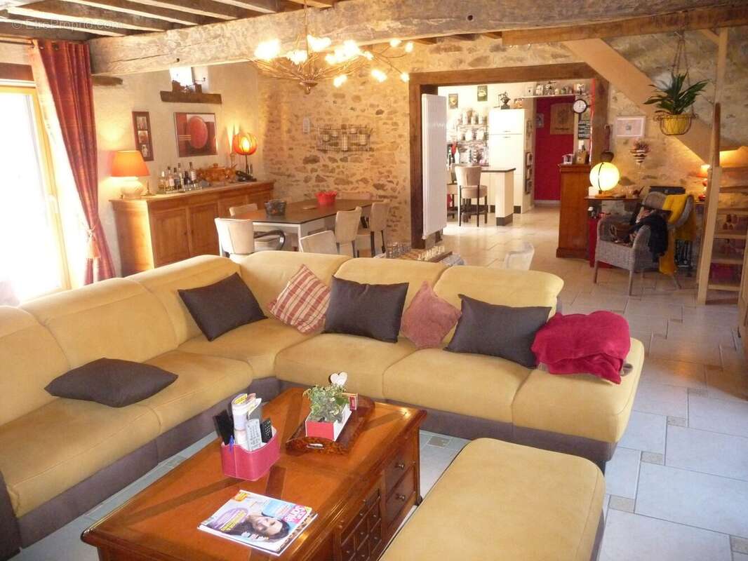 Maison à LOUVIGNE-DE-BAIS