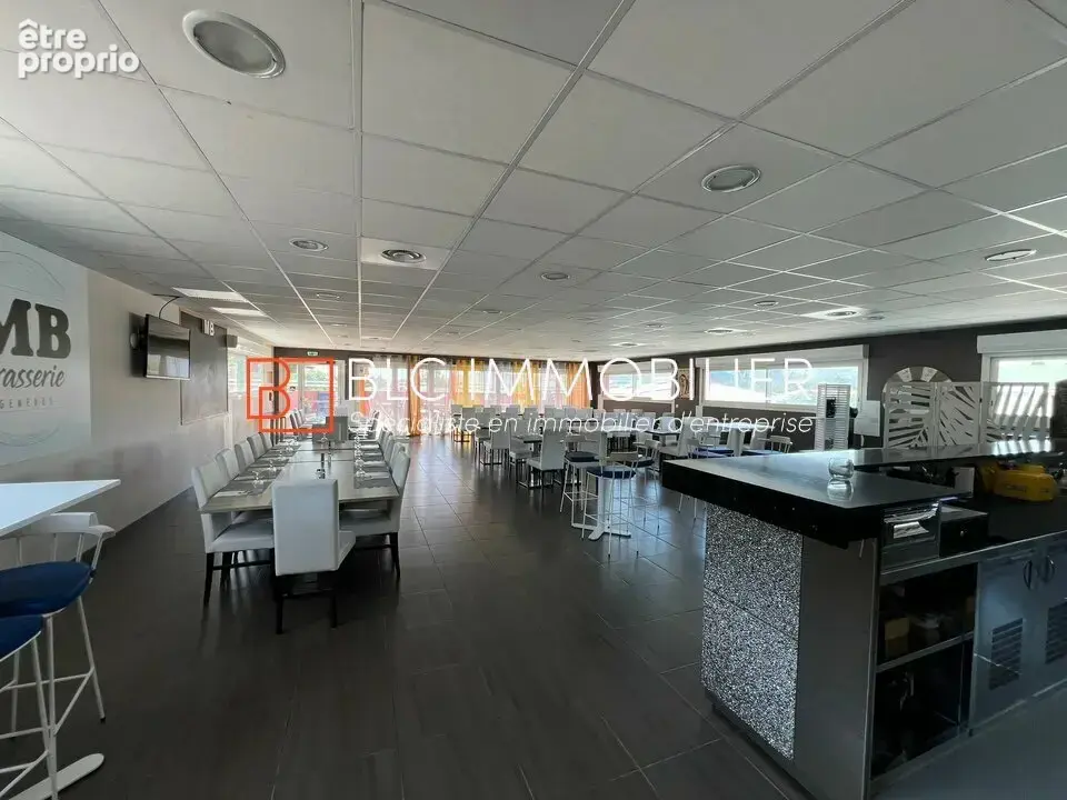 Commerce 864 m² à vendre à Gemenos (13420) - photo 4