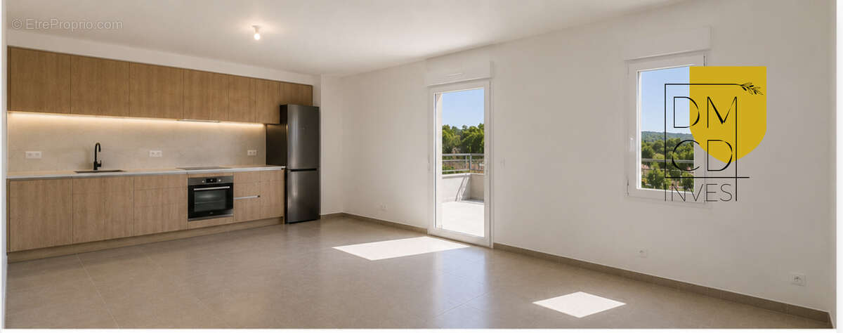 Appartement à LA ROQUE-D'ANTHERON