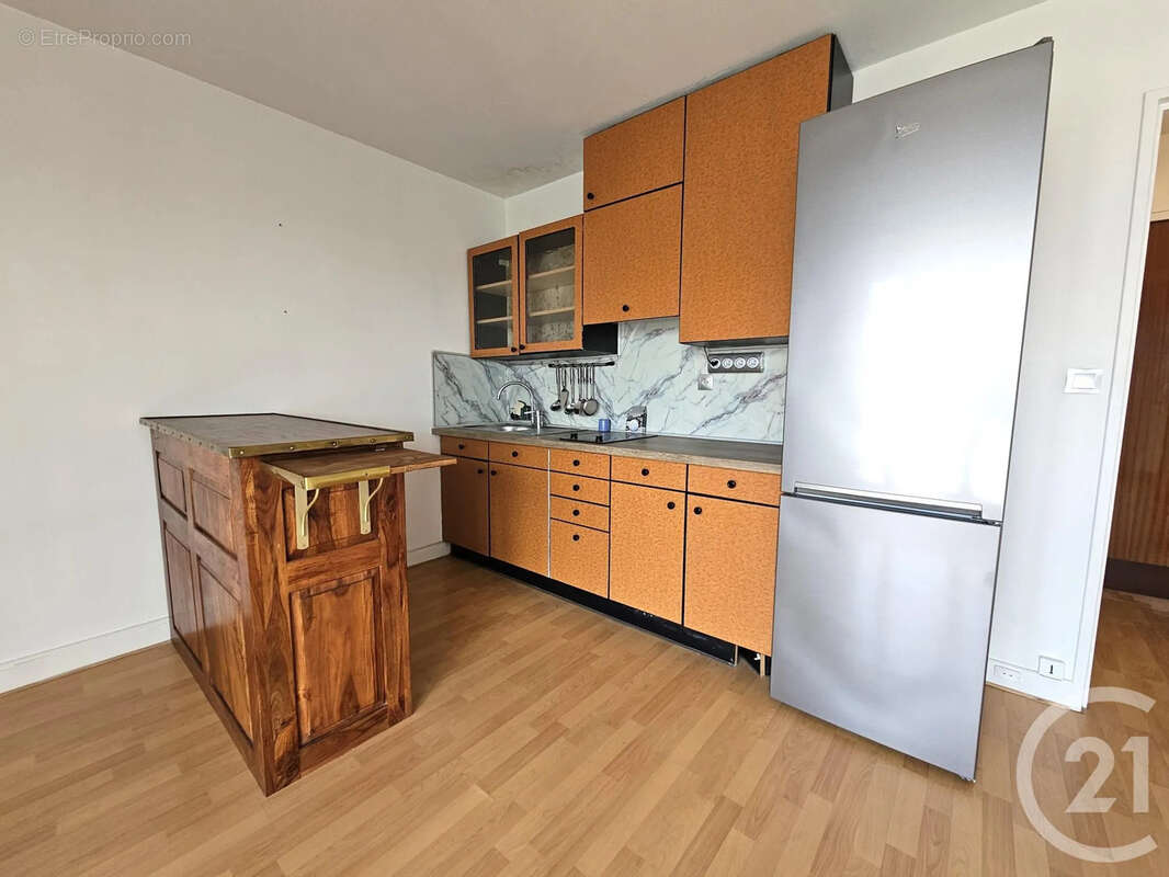 Appartement à SAINT-MAUR-DES-FOSSES