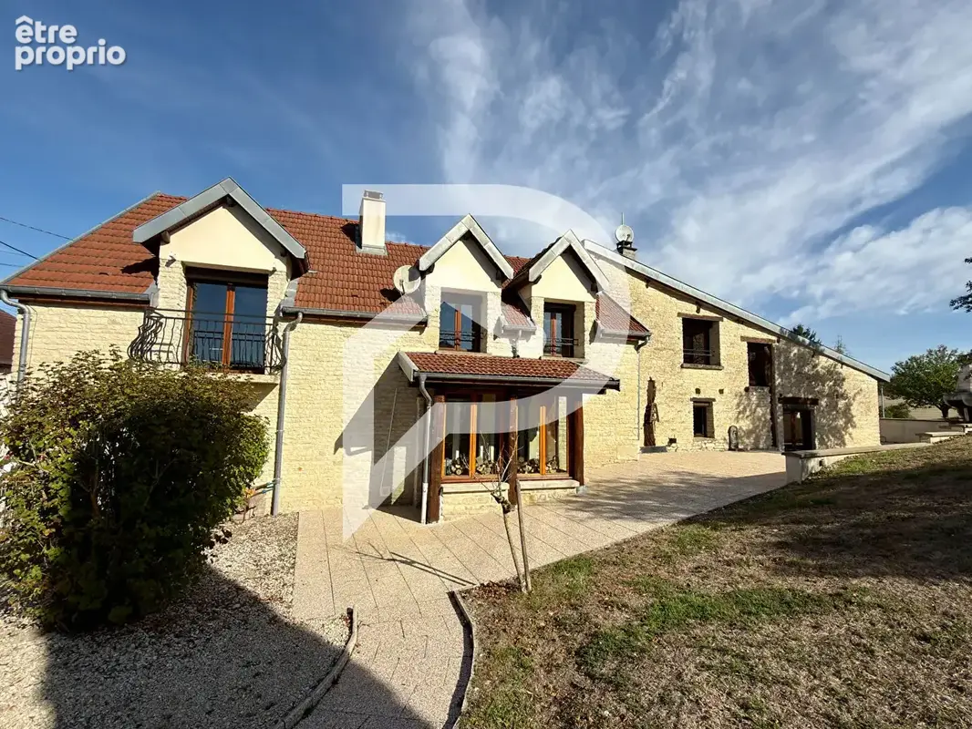 Maison à AUTREVILLE-SUR-LA-RENNE