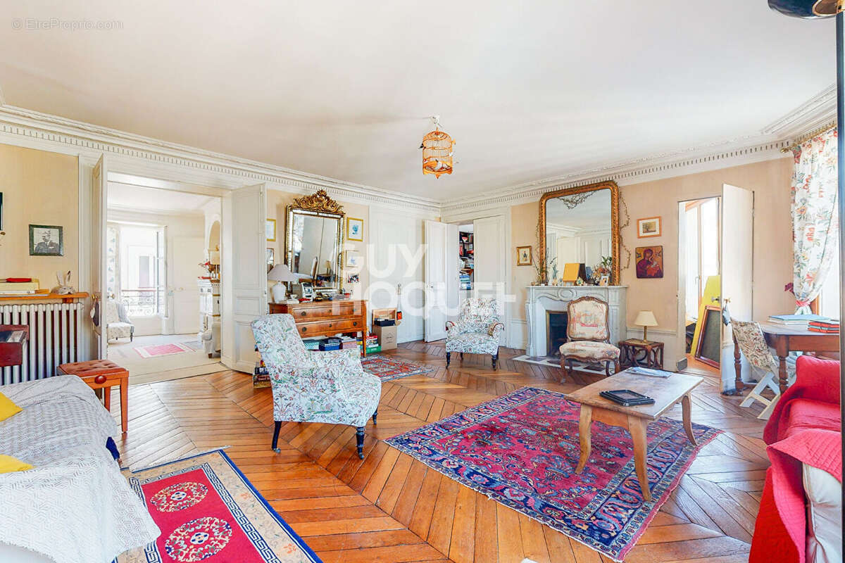 Appartement à PARIS-9E