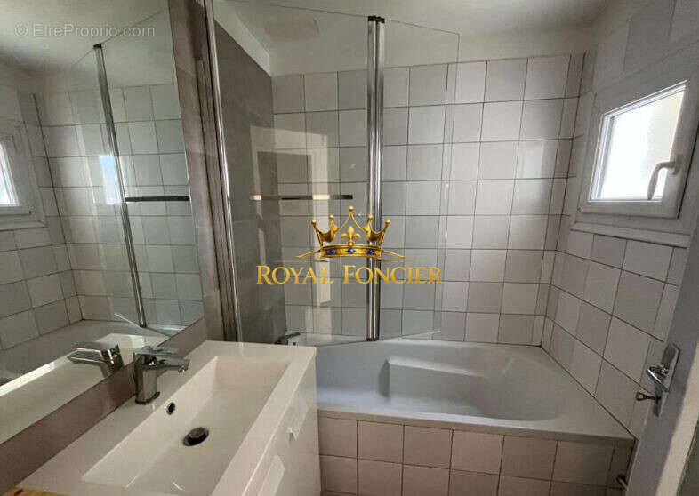 Salle de bain - Maison à CHATELLERAULT