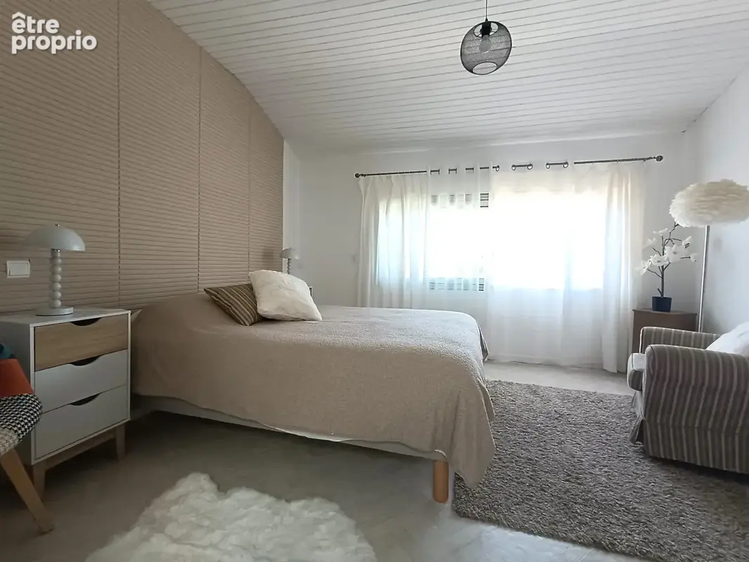 Maison T5 de 160 m2 avec piscine - photo 13