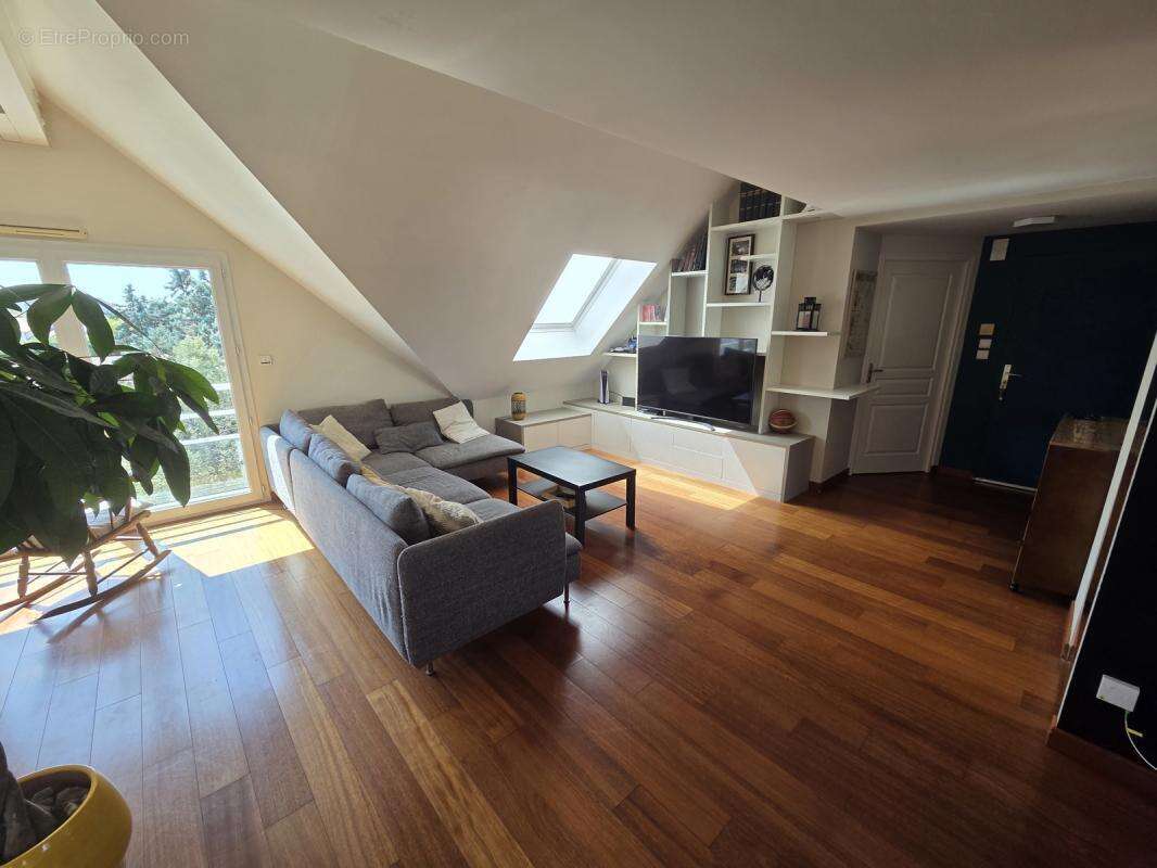 Appartement à SAINT-SEBASTIEN-SUR-LOIRE