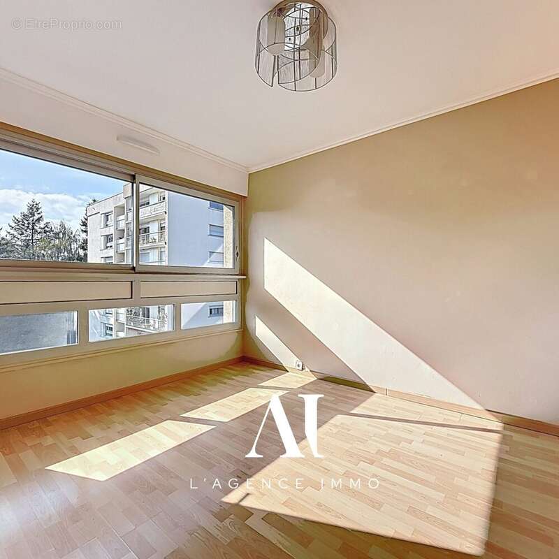 Appartement 4 pièces 85 m² à vendre à Ferney-Voltaire (01210) - photo 5