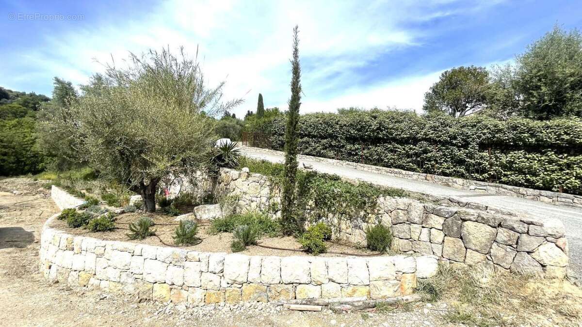 Appartement à OPIO