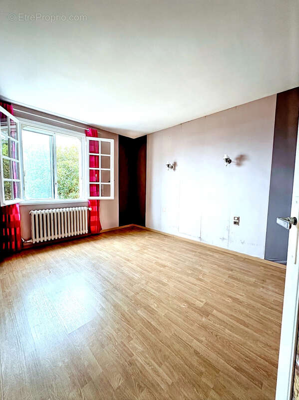 Maison à LA MENITRE