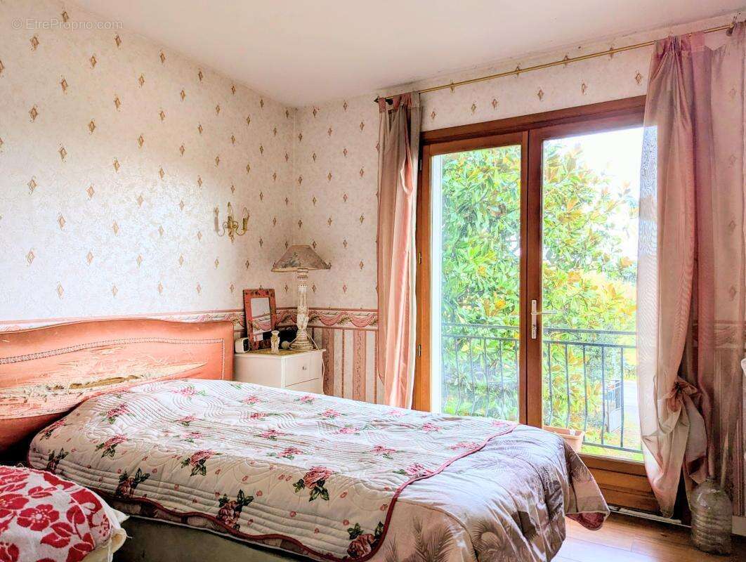 Maison à VERT-LE-PETIT