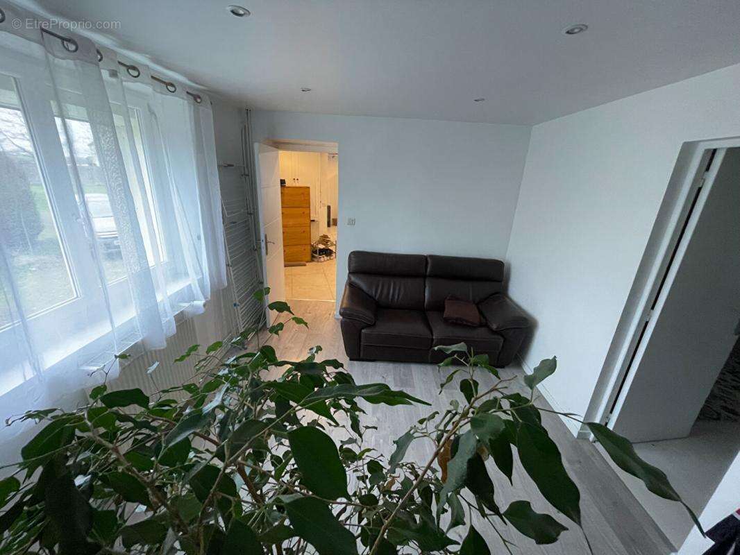28700 CHAMPSERU 100 m2 terrain 900 m2 - photo 12