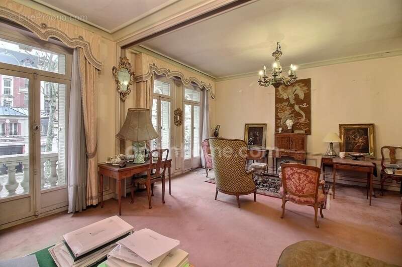 Appartement à PARIS-7E
