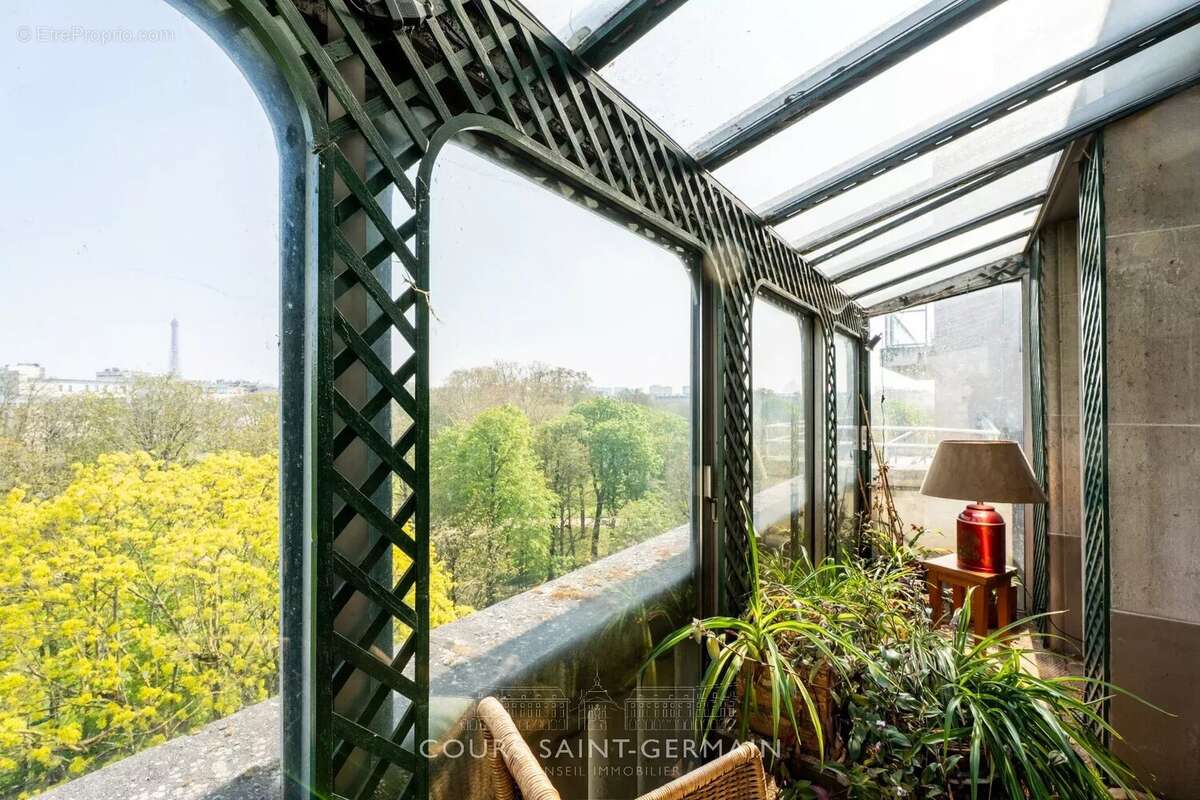 Appartement à PARIS-16E