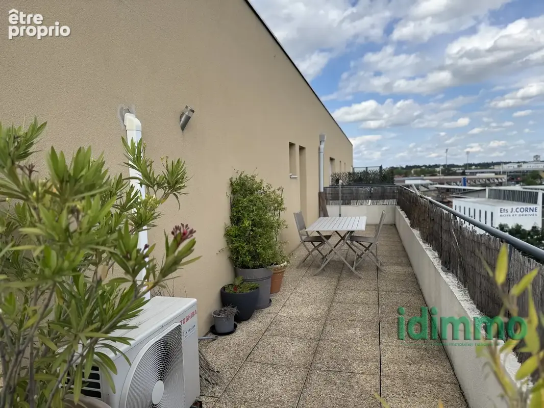 Limite Lyon 8 T4 dernier étage avec Terrasse Parking fermé et cave - photo 8