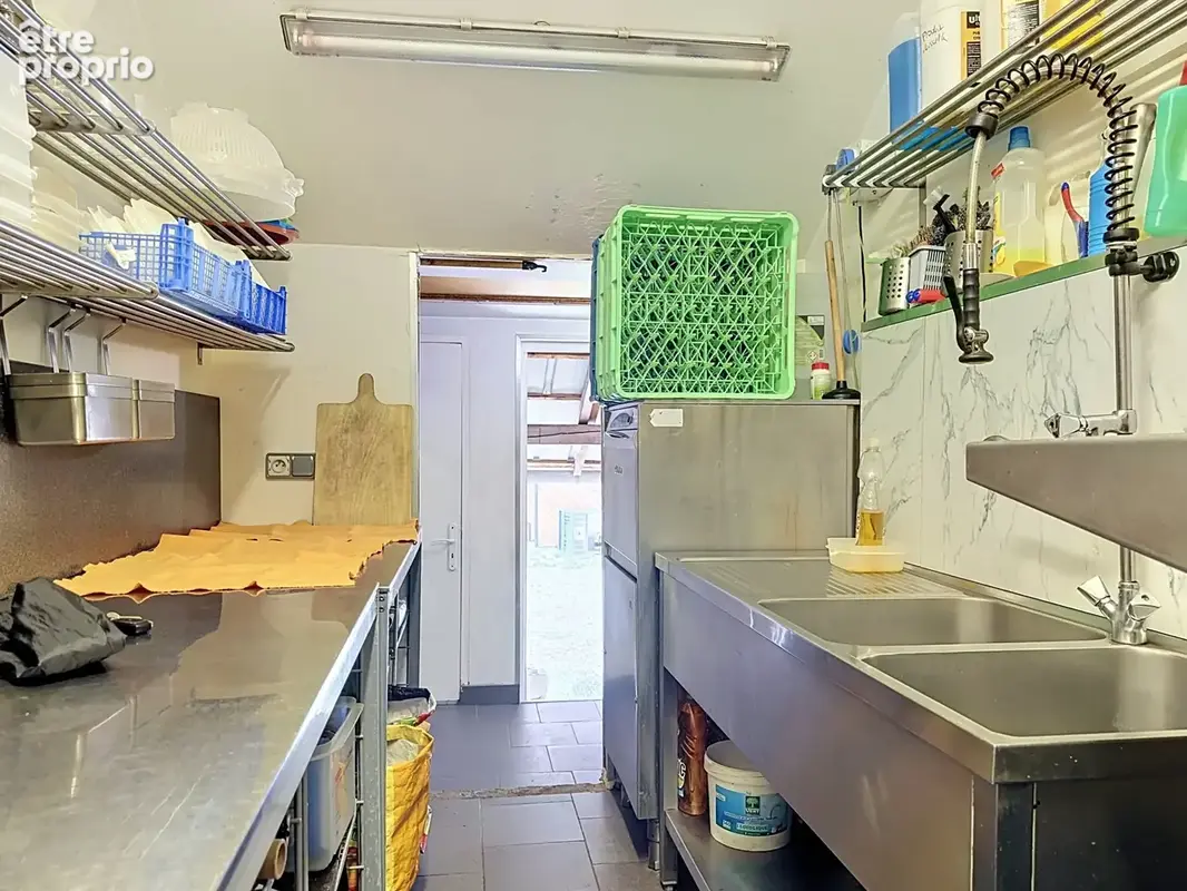 Ensemble immobilier avec restaurant de 180m2 + surface à aménager de 172m2 et annexe sur 11 ares - photo 7