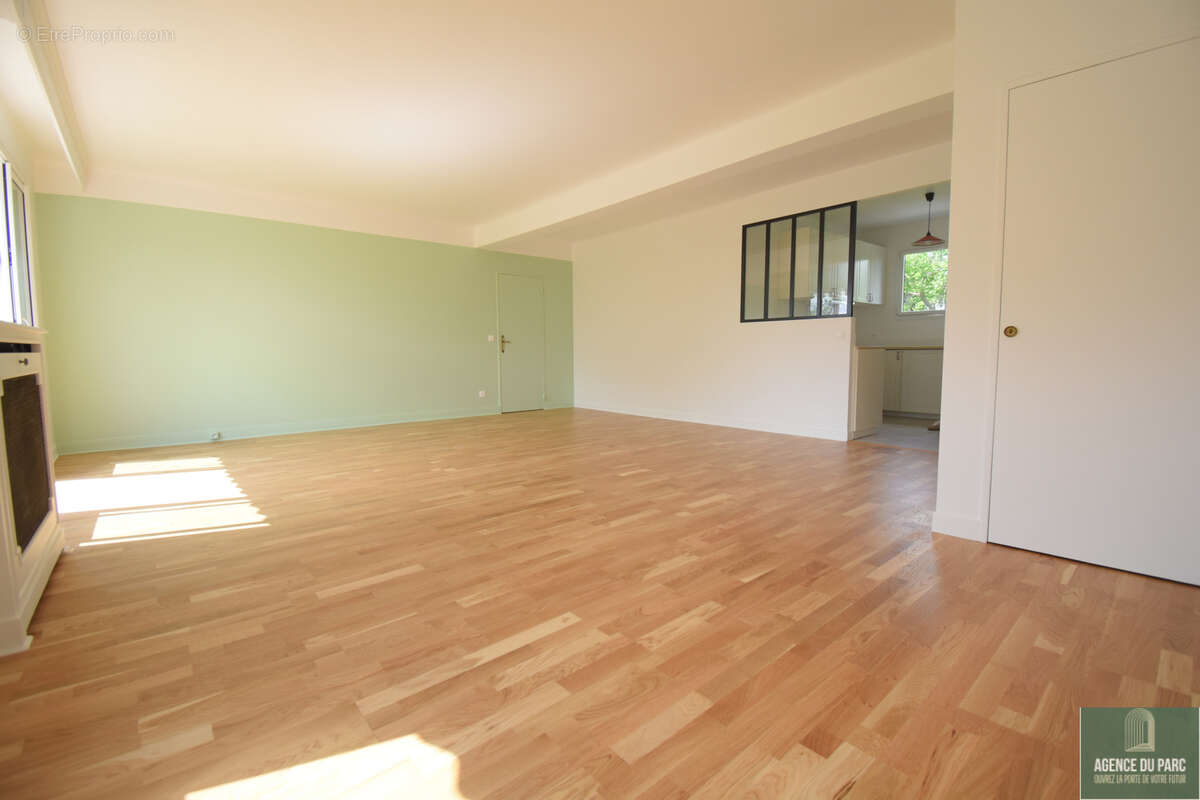 Appartement à VILLE-D'AVRAY