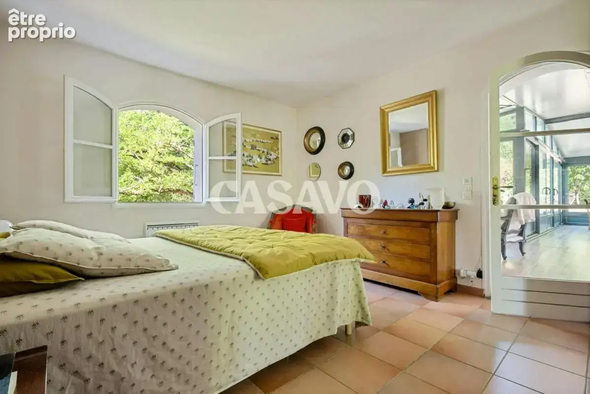 Vente Maison 7 pièces de 240m² - 13100 Saint-Marc-Jaumegarde - photo 14