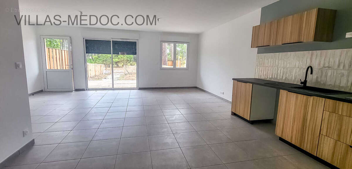 Appartement à VENDAYS-MONTALIVET