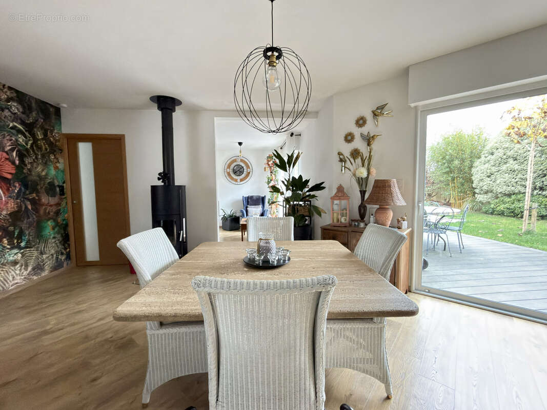 Maison à SAINT-ETIENNE-DU-BOIS