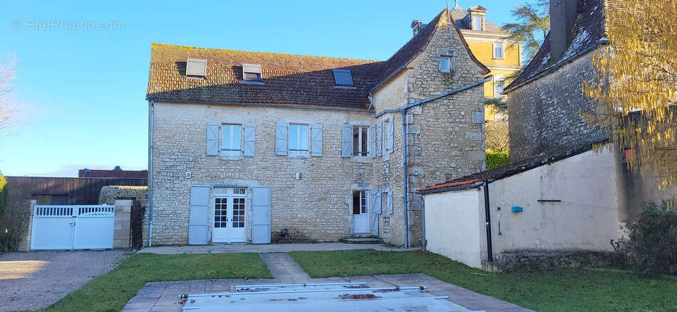 Maison à MONTFAUCON