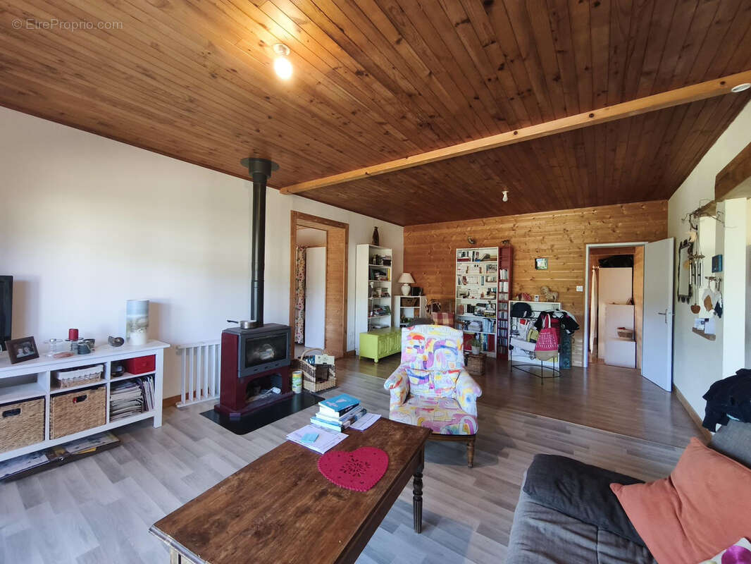 maison de plain pied sur 8700m2 de terrain - photo 8