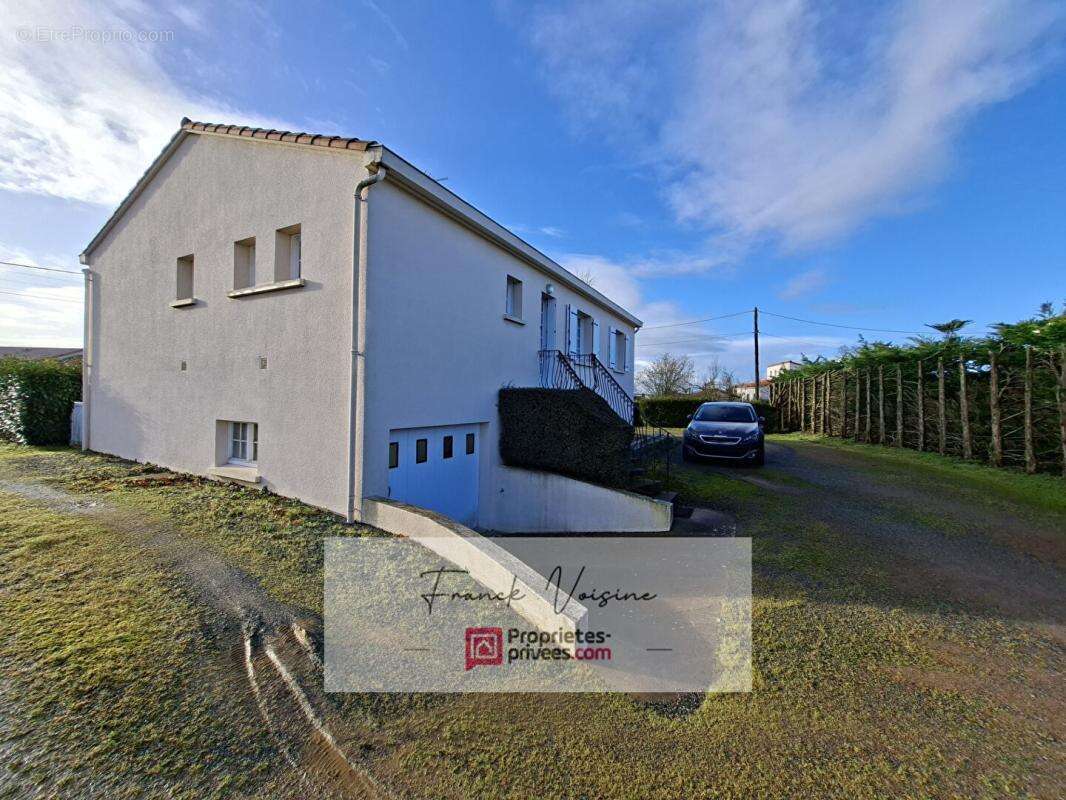 A VENDRE à Saint Paul en Pareds, maison de 137 m2 avec 2 chambres et 1 studio en sous-sol sur une parcelle de 848 m2 env - photo 13