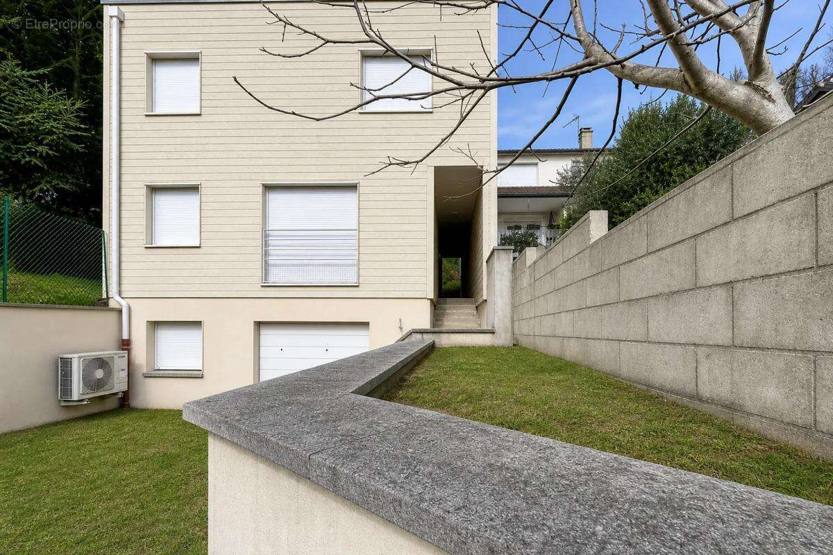 Maison moderne 4 ch. avec sous-sol et jardin - photo 9