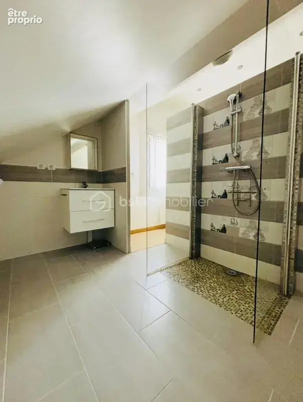 Coup de cœur immobilier  grand t4 neuf issu d’une réhabilitation avec piscine au viviers-du-lac (185m² au sol) - photo 11