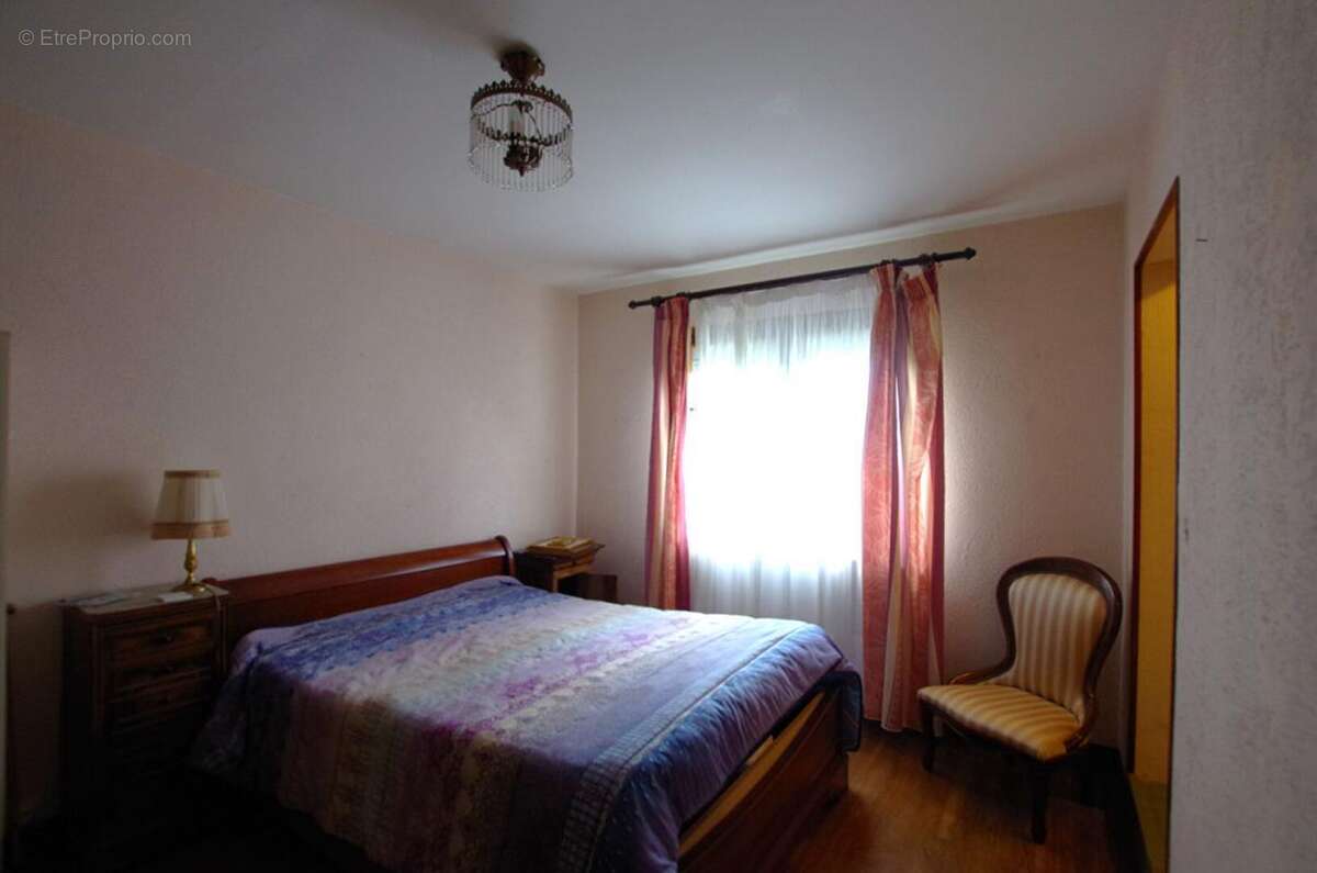 Maison à SAINTE-GENEVIEVE-DES-BOIS