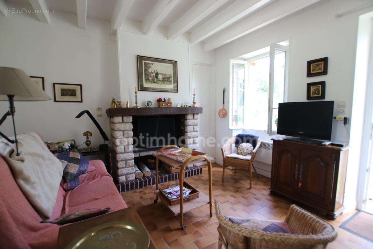 NANCAY, 12 kms de l'A71 SALBRIS MAISON DE CAMPAGNE au calme en très bon état - photo 11