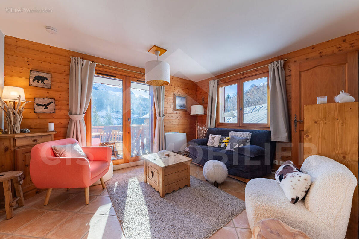 Appartement à LES ALLUES