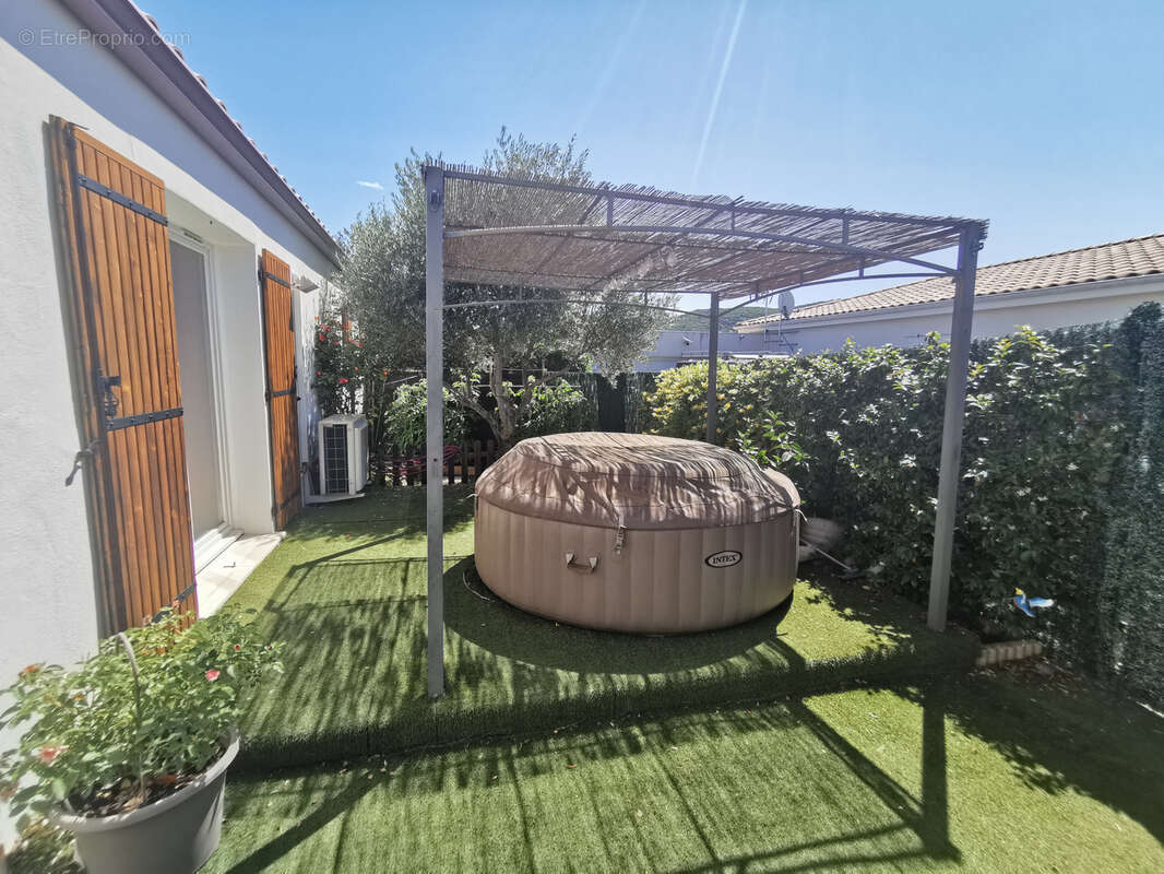 Maison à SAINT-MATHIEU-DE-TREVIERS