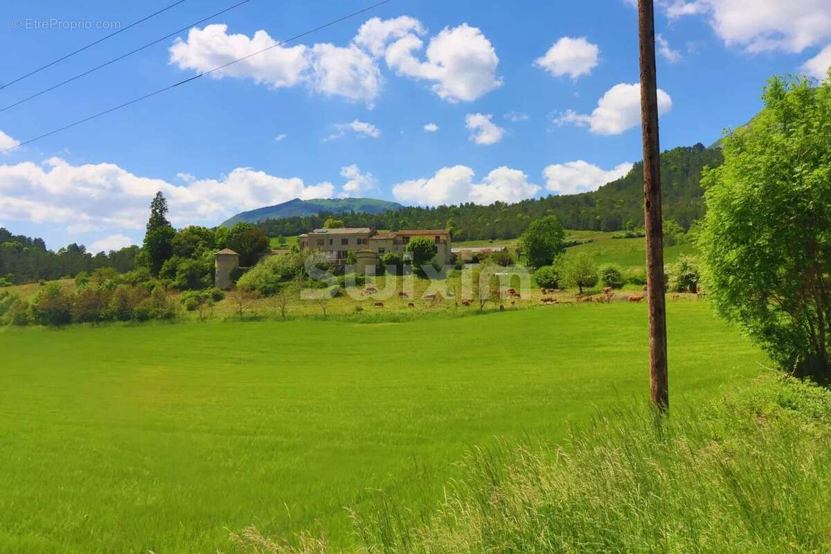 Maison à SAINT-JULIEN-EN-QUINT