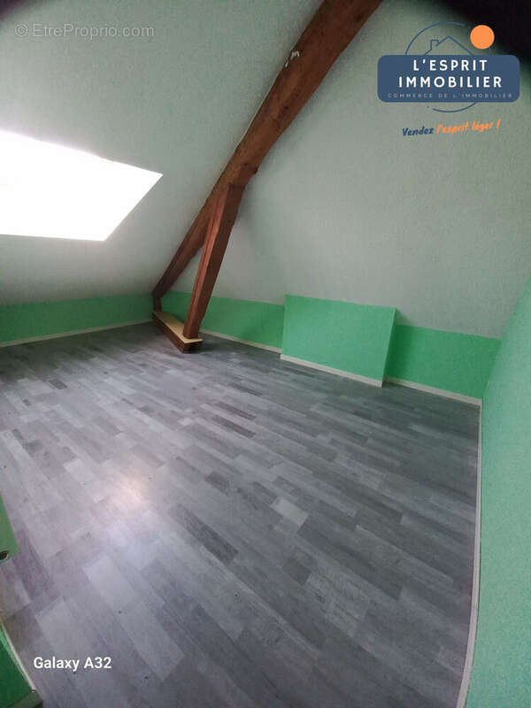 Appartement à COIN-LES-CUVRY