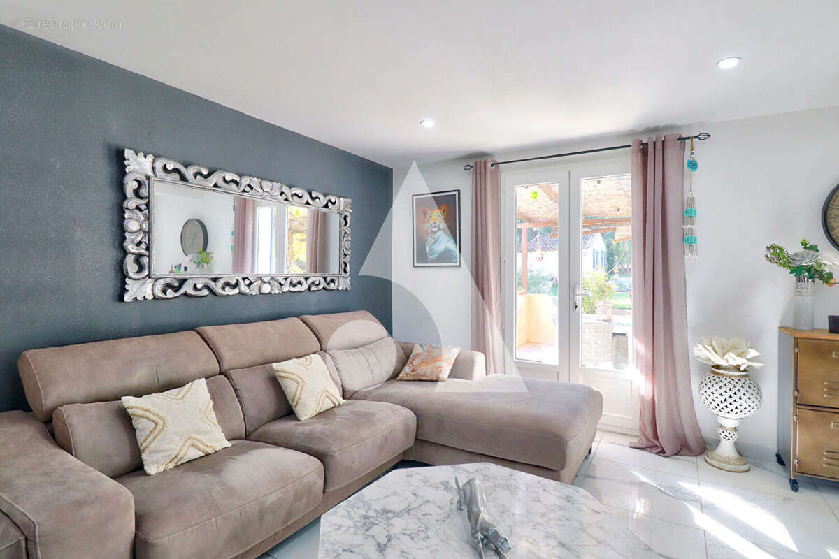 Maison à SAINT-JULIEN