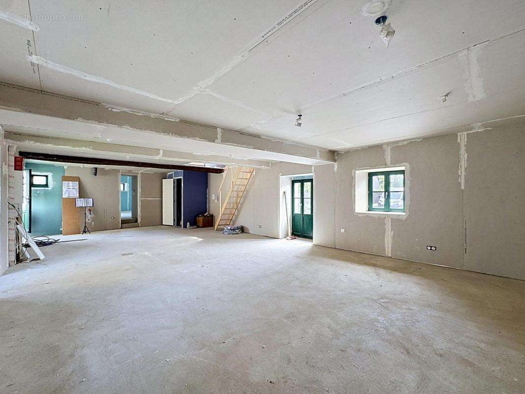 Maison en pierre 6 pièces 140 m2 proche Rance - photo 5