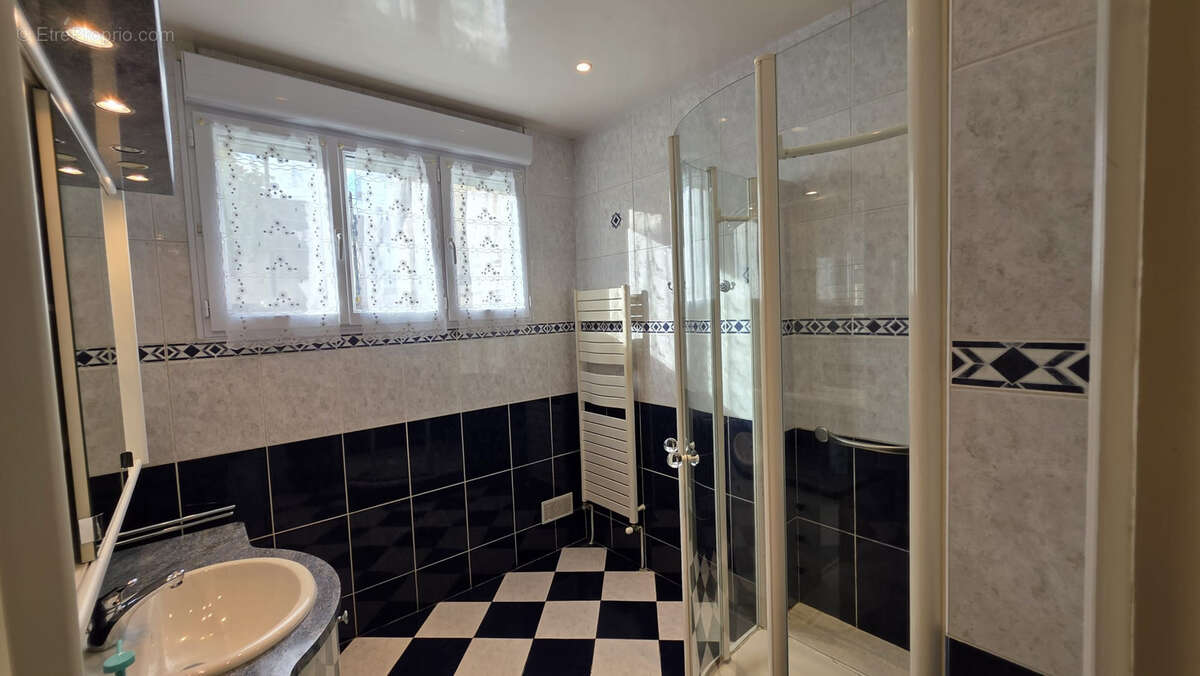 Maison à TREMBLAY-EN-FRANCE