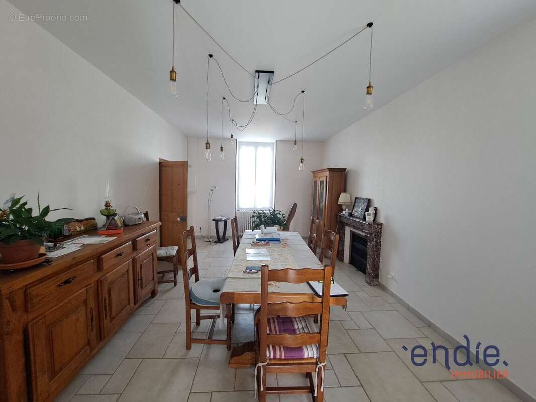 Maison à LA GUERCHE-SUR-L&#039;AUBOIS