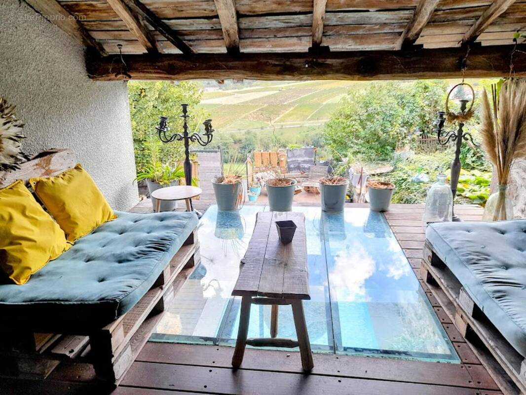 Photo 1 - Maison à VAUX-EN-BEAUJOLAIS