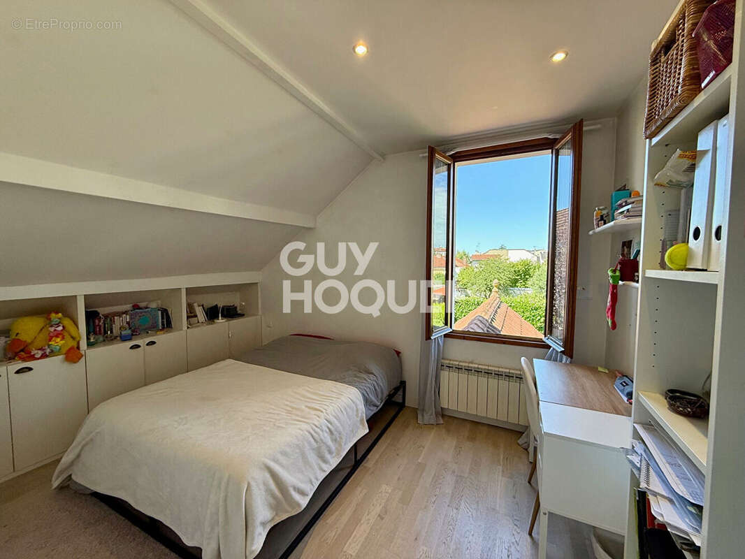 Maison à NEUILLY-SUR-MARNE