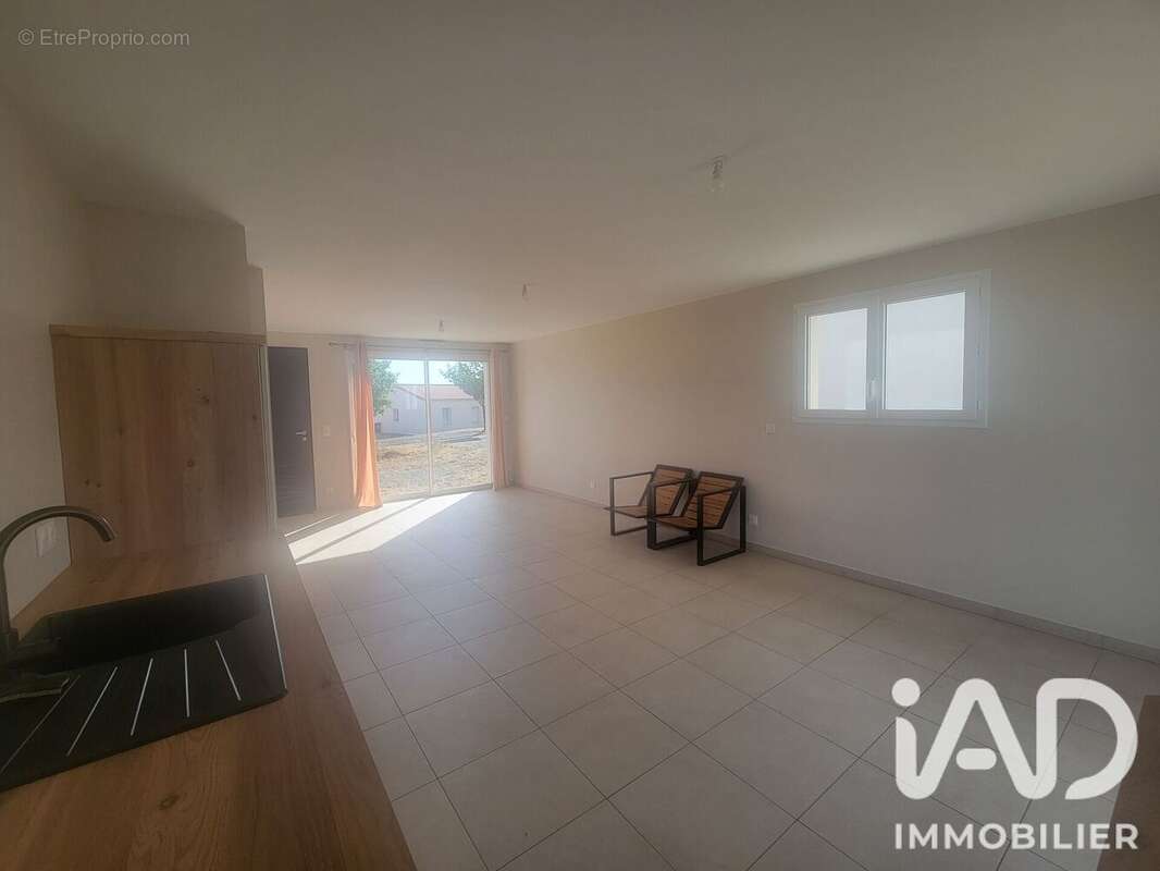 Maison 60 m² à Montournais  - photo 9