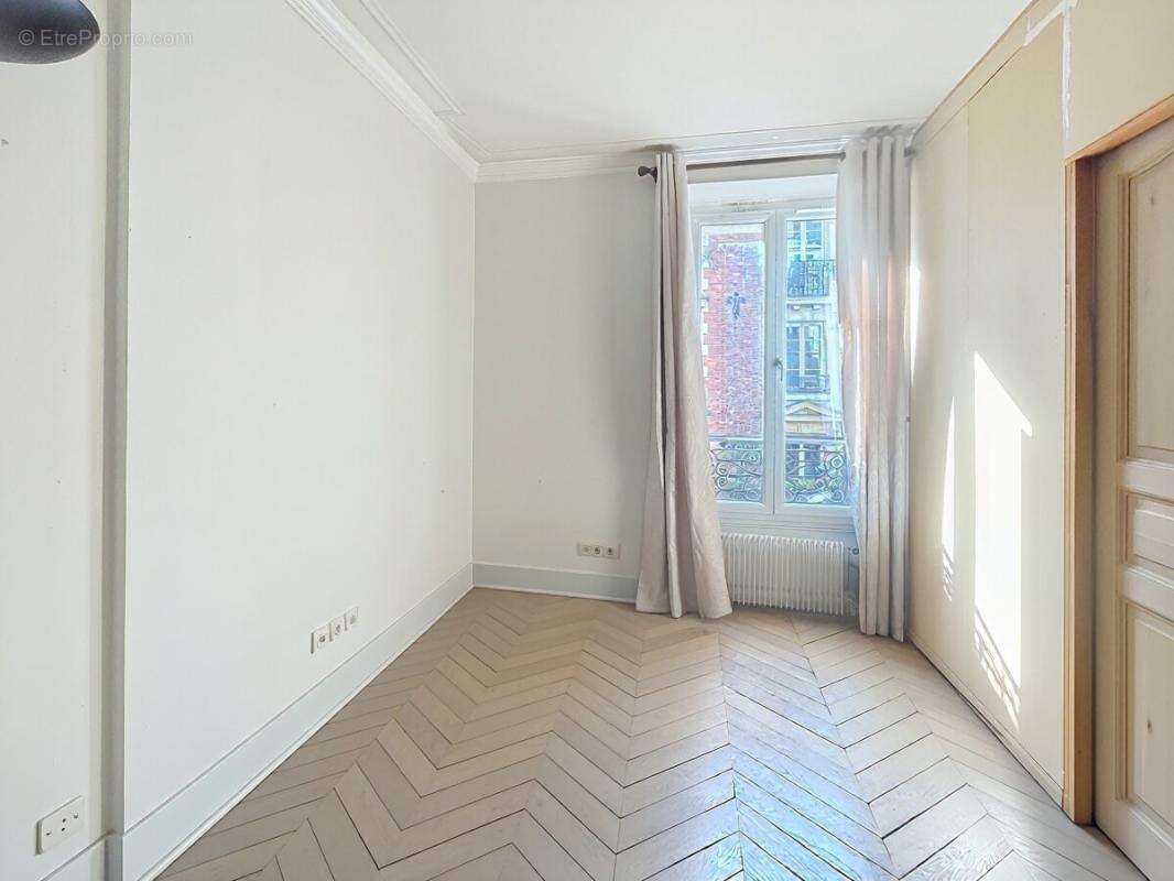 Appartement - Paris 17 Batignolles - 77m² - photo 5
