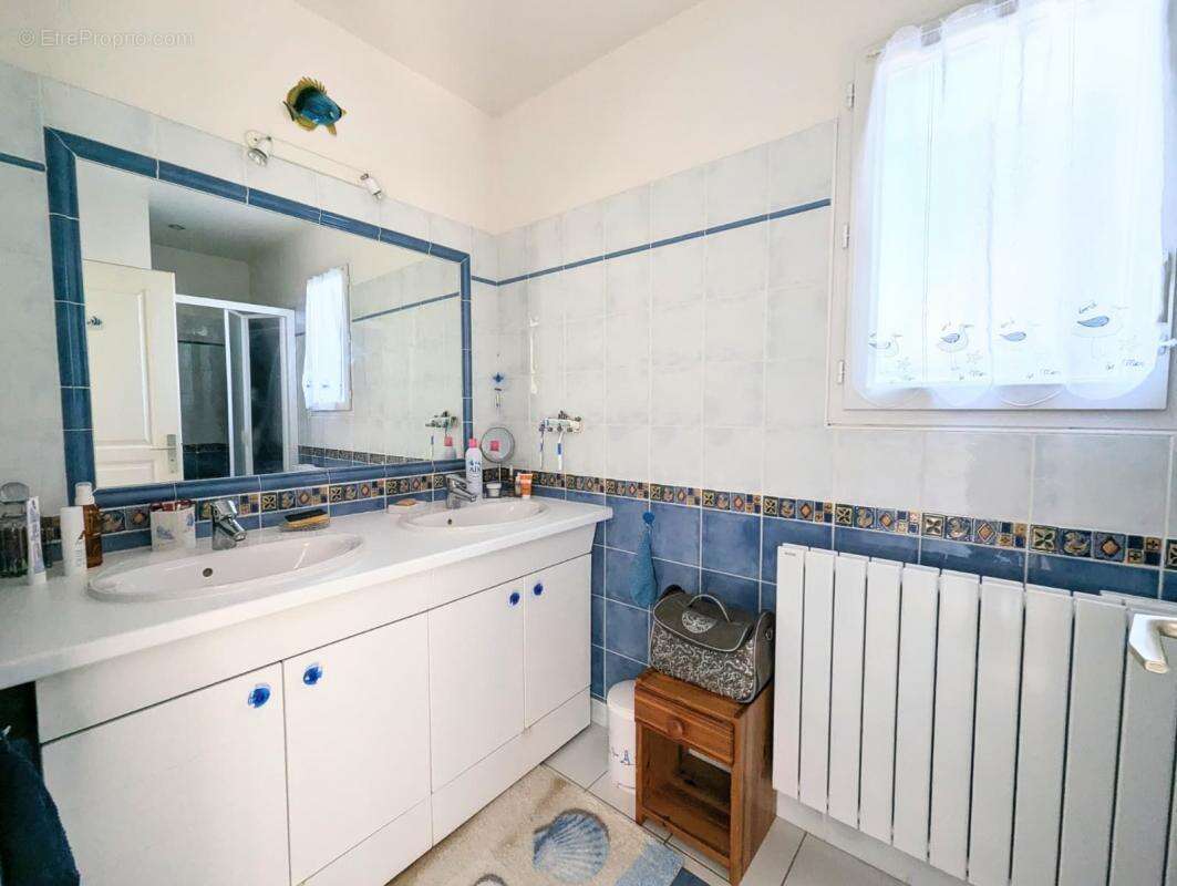 Maison à LES MATHES