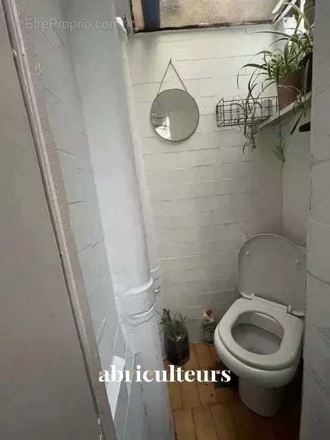 Commerce à PARIS-9E